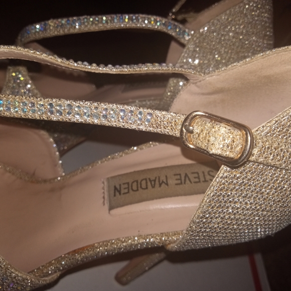 Steve Madden Silver Bling Rhinestone Heels Size 7 - Picture 14 of 16